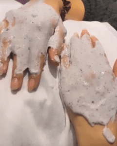 نمونه پاکسازی پوست کلینیک زیبایی کاژه