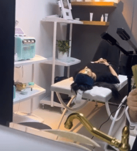 نمونه پاکسازی پوست کلینیک زیبایی کاژه