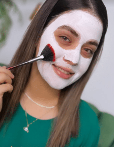 نمونه پاکسازی پوست کلینیک زیبایی کاژه