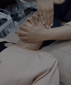 نمونه پاکسازی پوست کلینیک زیبایی کاژه