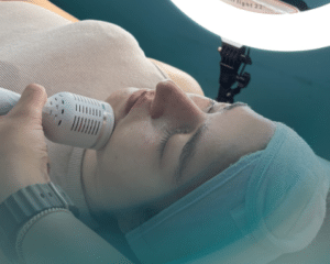 نمونه پاکسازی پوست کلینیک زیبایی برنا