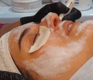 نمونه پاکسازی پوست کلینیک زیبایی الگانت