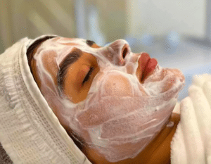 نمونه پاکسازی پوست کلینیک زیبایی الگانت