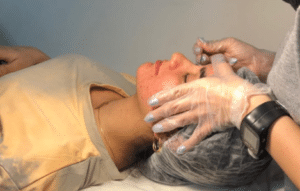 نمونه پاکسازی پوست کلینیک زیبایی صدف