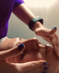 نمونه پاکسازی پوست کلینیک زیبایی صدف