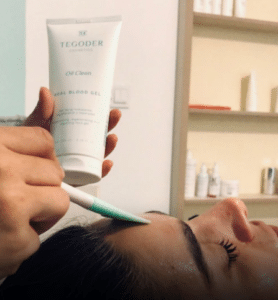 نمونه پاکسازی پوست کلینیک زیبایی صدف