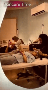 نمونه پاکسازی پوست کلینیک زیبایی صدف