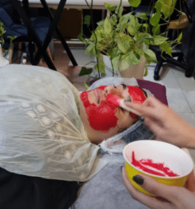 نمونه پاکسازی پوست کلینیک زیبایی دانژه