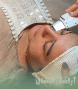 نمونه پاکسازی پوست کلینیک زیبایی فلورا