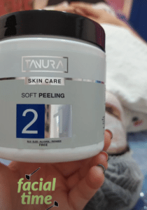 نمونه پاکسازی پوست کلینیک زیبایی رزگلد